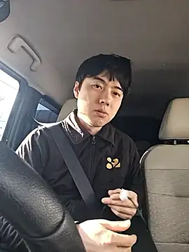 whitebriefboy: διαδικτυακό σόου στην κάμερα