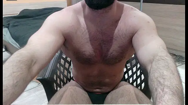 Show modela alieninhumanbody1 na web-kameri