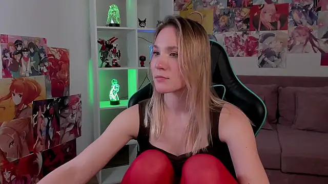 ElaraVoltage's Live XXX Chat