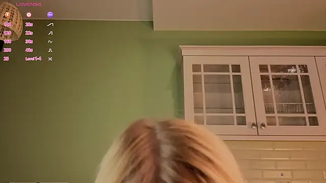 UWU_flowerのライブXXXチャット