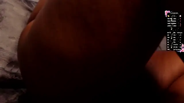 Chat XXX ao vivo de IssaNoirr