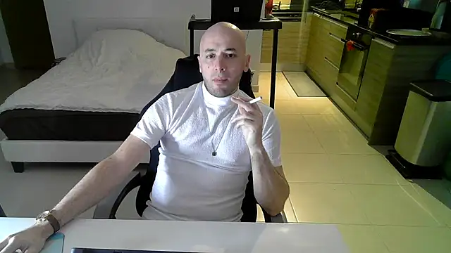 ALi_084 Adlı Modelin Web Kamerası Şovu