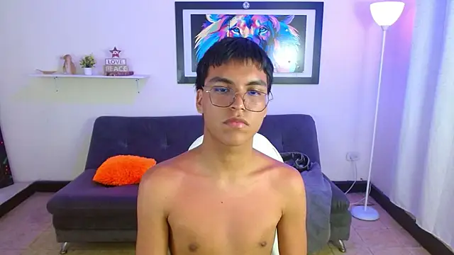 Maecum18's Live XXX Chat