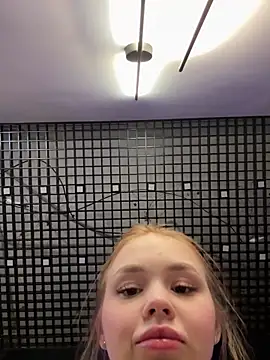 Show modela MiraBliss na web-kameri