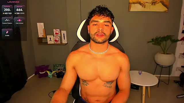 JordanRossie 即時 XXX 聊天