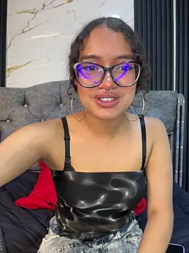 Bunny_fire élő XXX-chatje