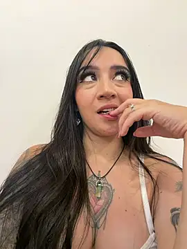 Chat XXX en directo de EmmyEvans1