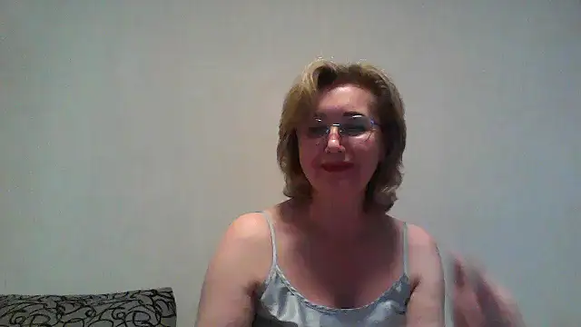 IrynaMolbertx's Live XXX Chat