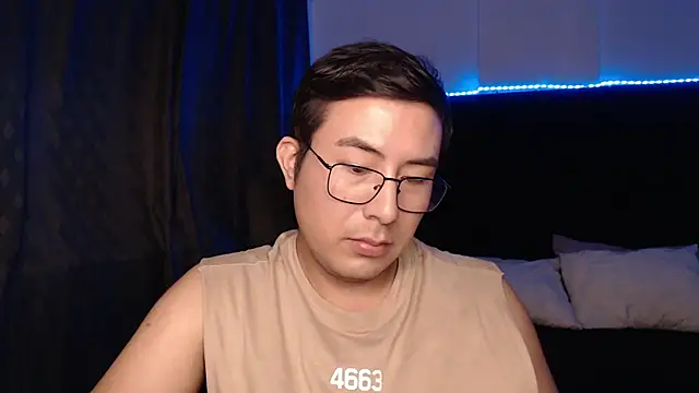 Chatroom XXX en direct de andrewmhilton_