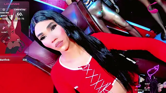 Pokazy przed kamerką – emelly_horny_