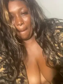 Cardiebae89 Adlı Modelin Canlı XXX Sohbeti