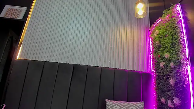 DinaDIRTY's Live XXX Chat