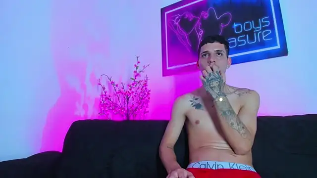 Pleasure_boys_hot Show in webcam