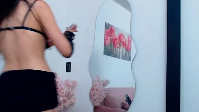 pinky_f00x's Live XXX Chat