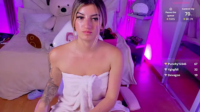 _aitana_001 Adlı Modelin Web Kamerası Şovu