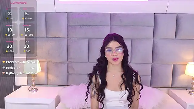 OliviaDiaz 现场XXX聊天