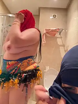 Divas_Arab_girls élő XXX-chatje