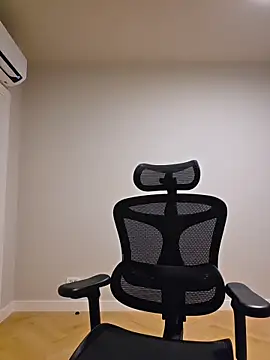 MiaRides19 élő XXX-chatje