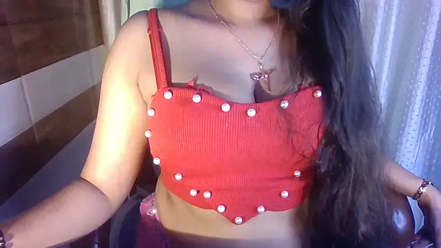 Chat XXX en directo de Yashika_Loves