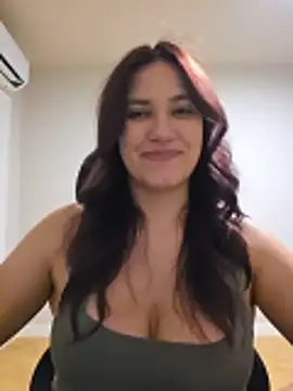 MiaRides19: онлайн-секс-чат