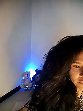 _aish_a Adlı Modelin Canlı XXX Sohbeti