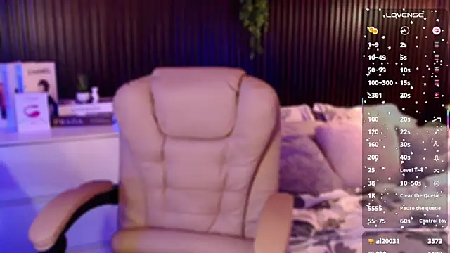 Show modela Ultimate_Charm na web-kameri