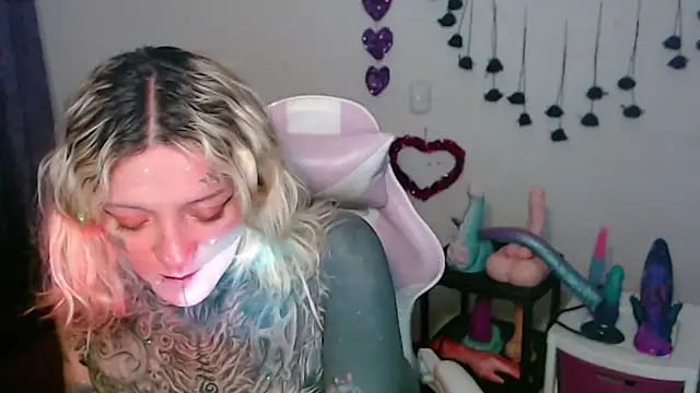 SLOPPYTITSS: онлайн-секс-чат