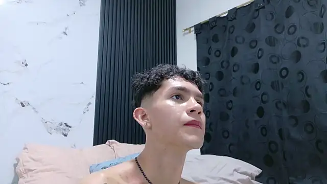 Chatroom XXX en direct de Noah_tyler_