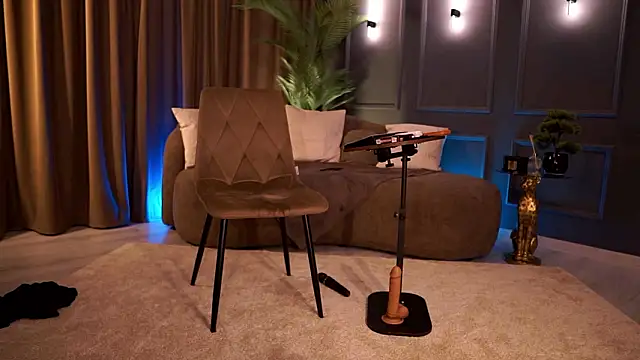 دردشة MissEmaDivine الجنسية المباشرة