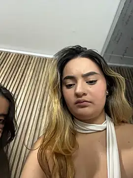 Show de Antonella_Julieta na webcam