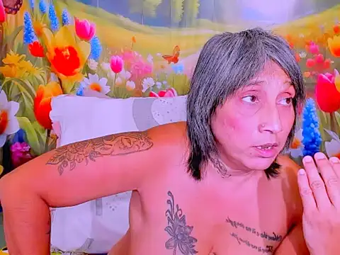 indianroxy Adlı Modelin Canlı XXX Sohbeti