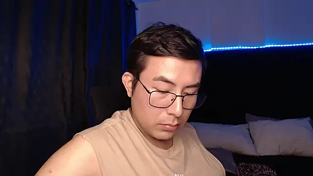 andrewmhilton_ Chat XXX in diretta