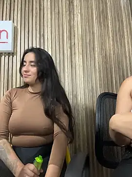 Antonella_Julieta 现场XXX聊天