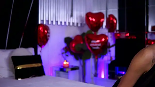 CelesteArden Adlı Modelin Canlı XXX Sohbeti