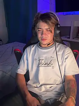 Chat XXX en directo de AngelLatinBoy