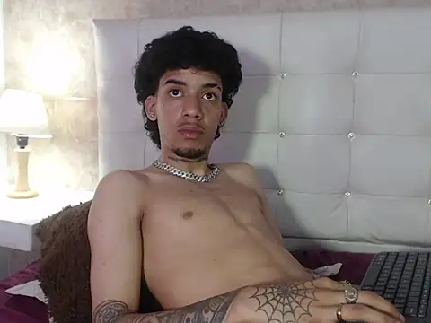 Ryder-Stone Show in webcam