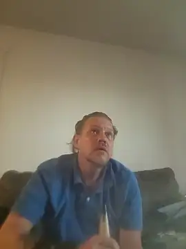 yourMasterisBored: διαδικτυακό σόου στην κάμερα