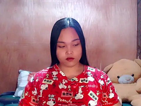 Pokazy przed kamerką – _Lylia