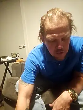 yourMasterisBored Show in webcam