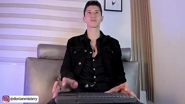 Dorianmistery2322_: онлайн-секс-чат