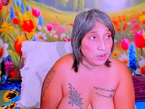 indianroxy élő XXX-chatje