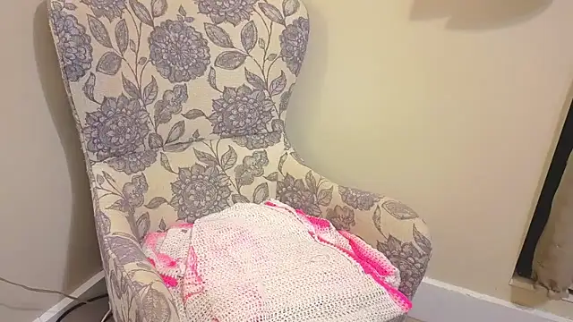 PhatAssBlond Show in webcam