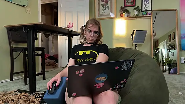 MirandaFlowers Adlı Modelin Canlı XXX Sohbeti