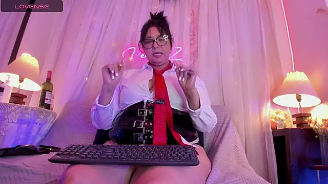 Venus_R0se Chat XXX in diretta