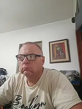 AmateurHotCoupleSix Webcam Show