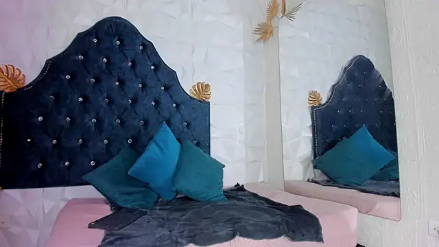 _mia_milf_'s Live XXX Chat