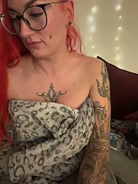 MrsRedFoxy's Webcam Show