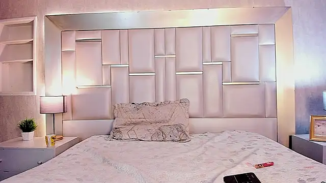 Chat +18 de Gisselle_Tomposon ao vivo