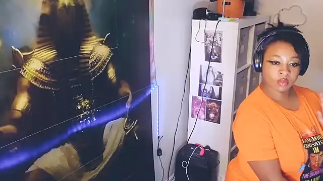 Chat +18 de realgoddessdream ao vivo