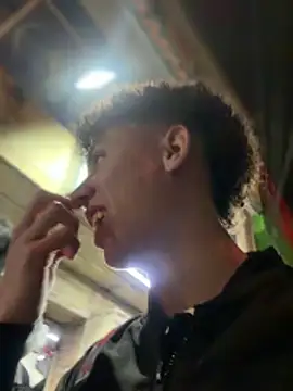 yoursexyjose 即時 XXX 聊天